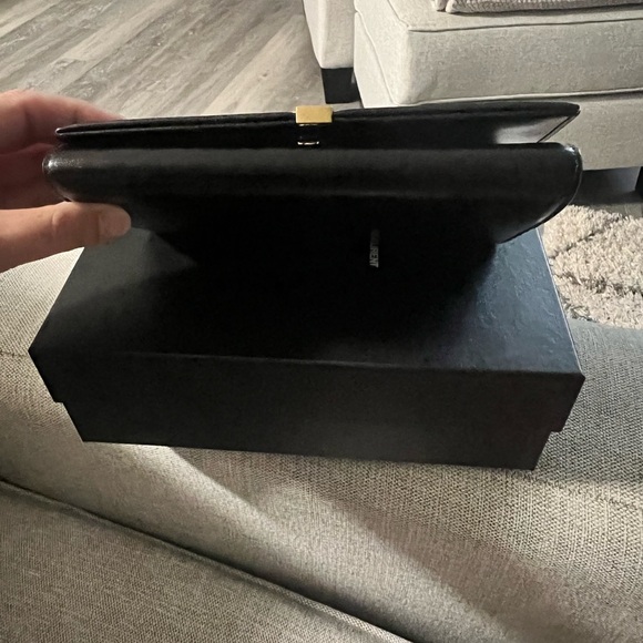 Saint Laurent Glossy Leather Wallet on a Chain - Picture 5 of 9